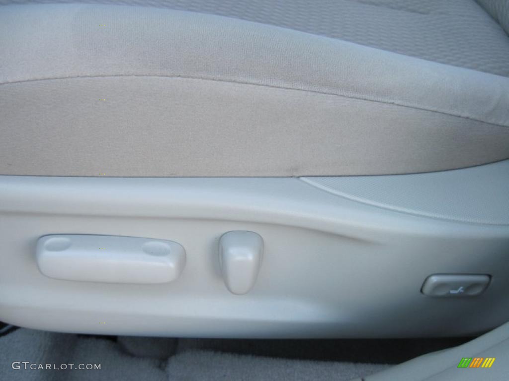 2010 Camry LE - Sandy Beach Metallic / Bisque photo #10