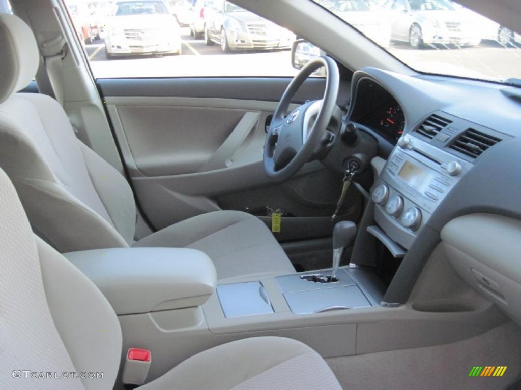 2010 Camry LE - Sandy Beach Metallic / Bisque photo #15