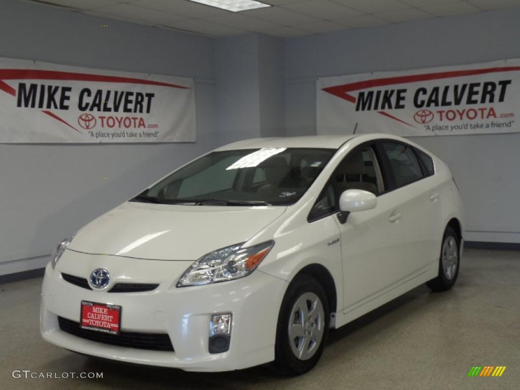 2010 Prius Hybrid III - Blizzard White Pearl / Bisque photo #1