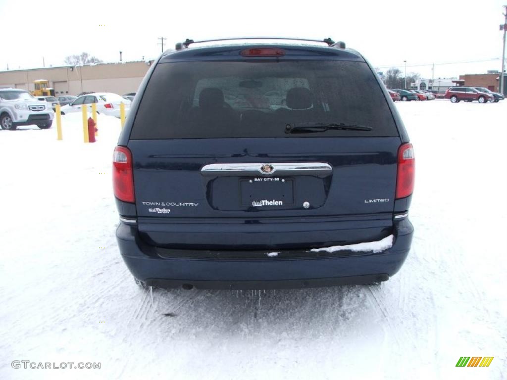 2005 Town & Country Limited - Midnight Blue Pearl / Medium Slate Gray photo #5