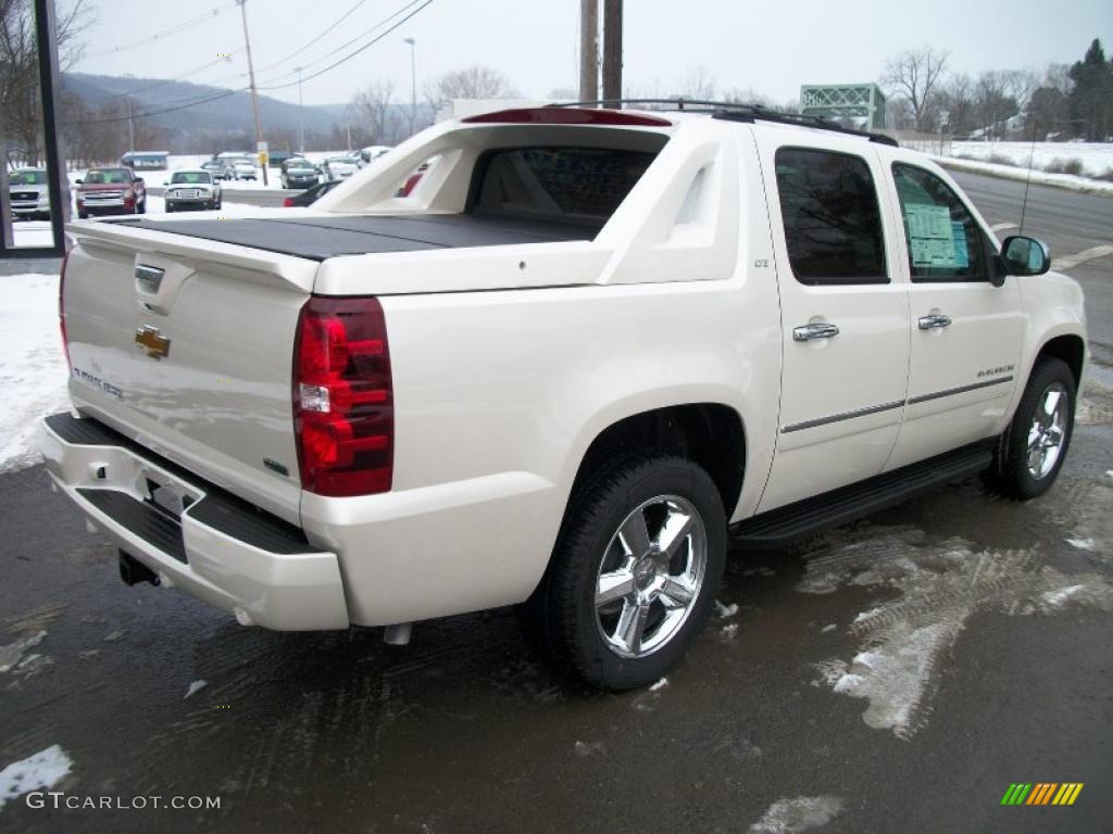 White Diamond Tricoat 2011 Chevrolet Avalanche LTZ 4x4 Exterior Photo #44287716