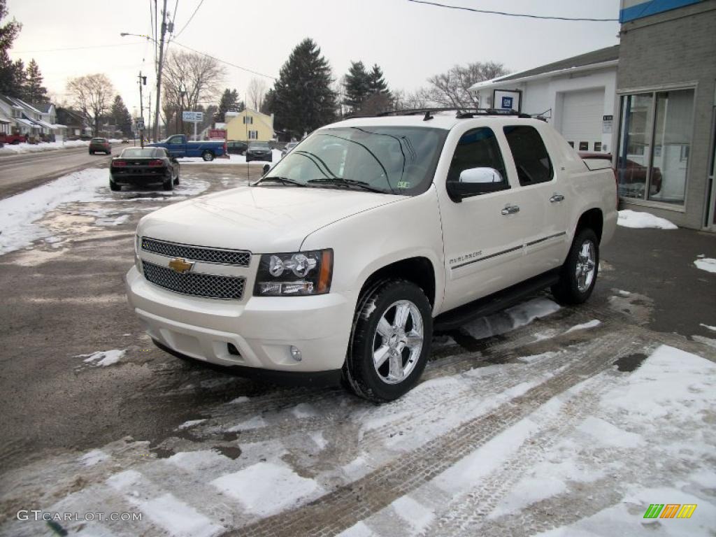 White Diamond Tricoat 2011 Chevrolet Avalanche LTZ 4x4 Exterior Photo #44287748