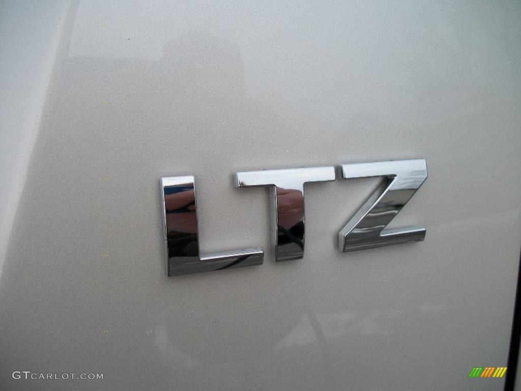 2011 Chevrolet Avalanche LTZ 4x4 Marks and Logos Photo #44287852