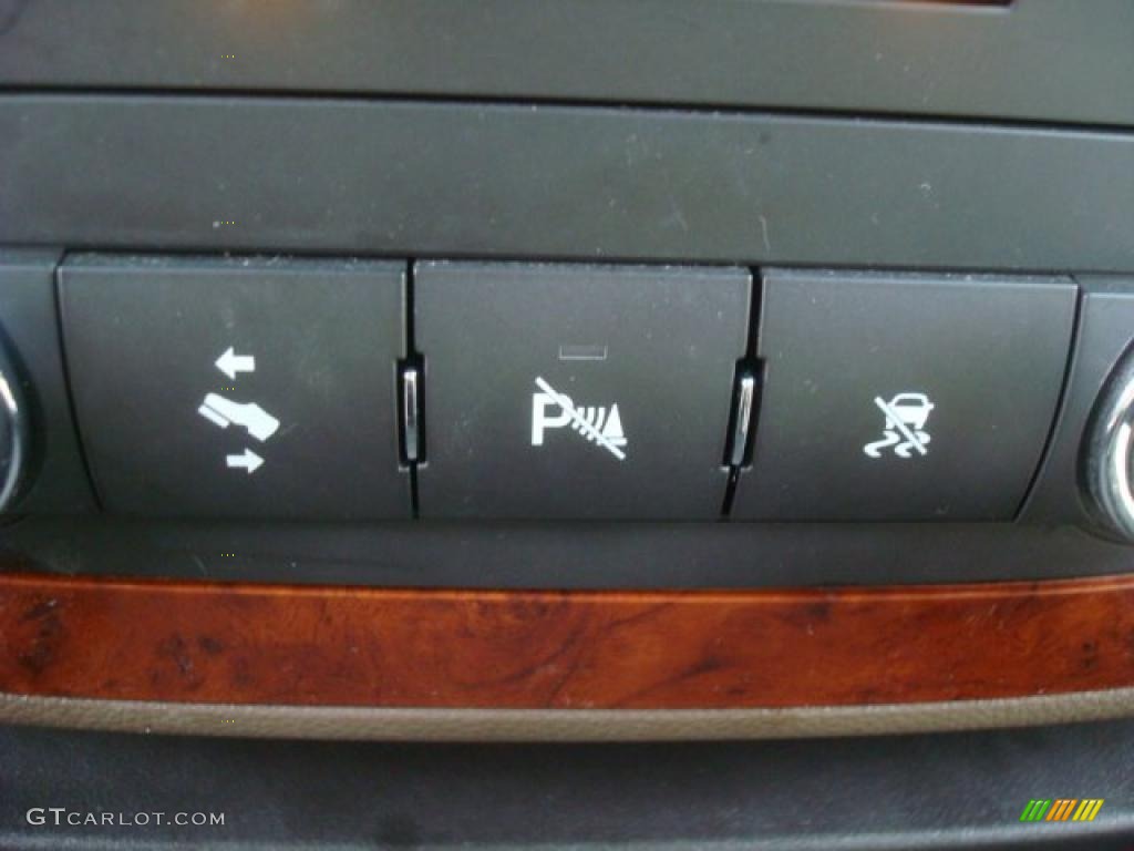 2009 Chevrolet Silverado 1500 LTZ Extended Cab 4x4 Controls Photo #44290520