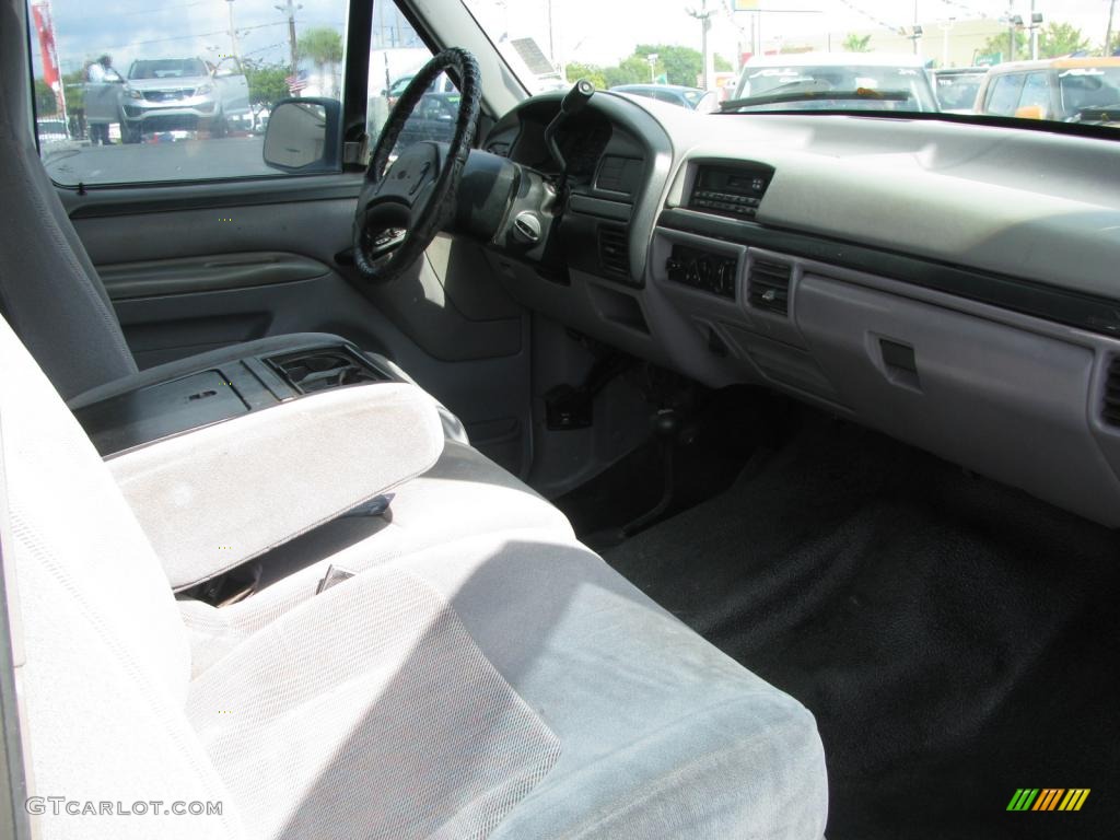 1996 F250 XL Extended Cab 4x4 - Oxford White / Grey photo #14