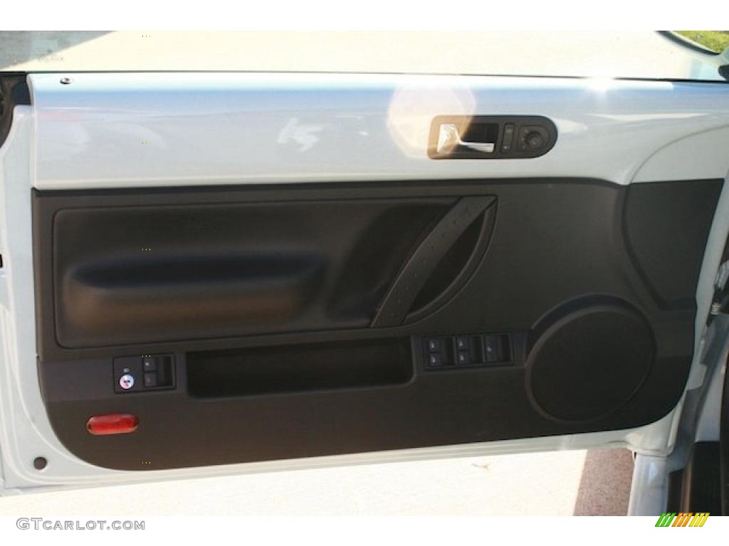 2010 Volkswagen New Beetle Final Edition Convertible Door Panel Photos