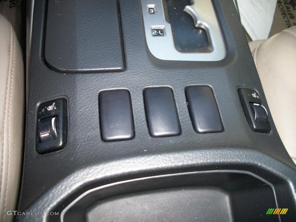 2005 Toyota 4Runner Limited Controls Photos