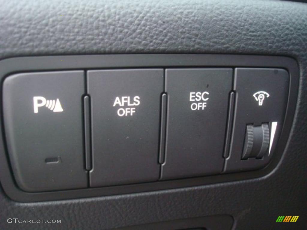 2010 Hyundai Genesis 3.8 Sedan Controls Photo #44301047