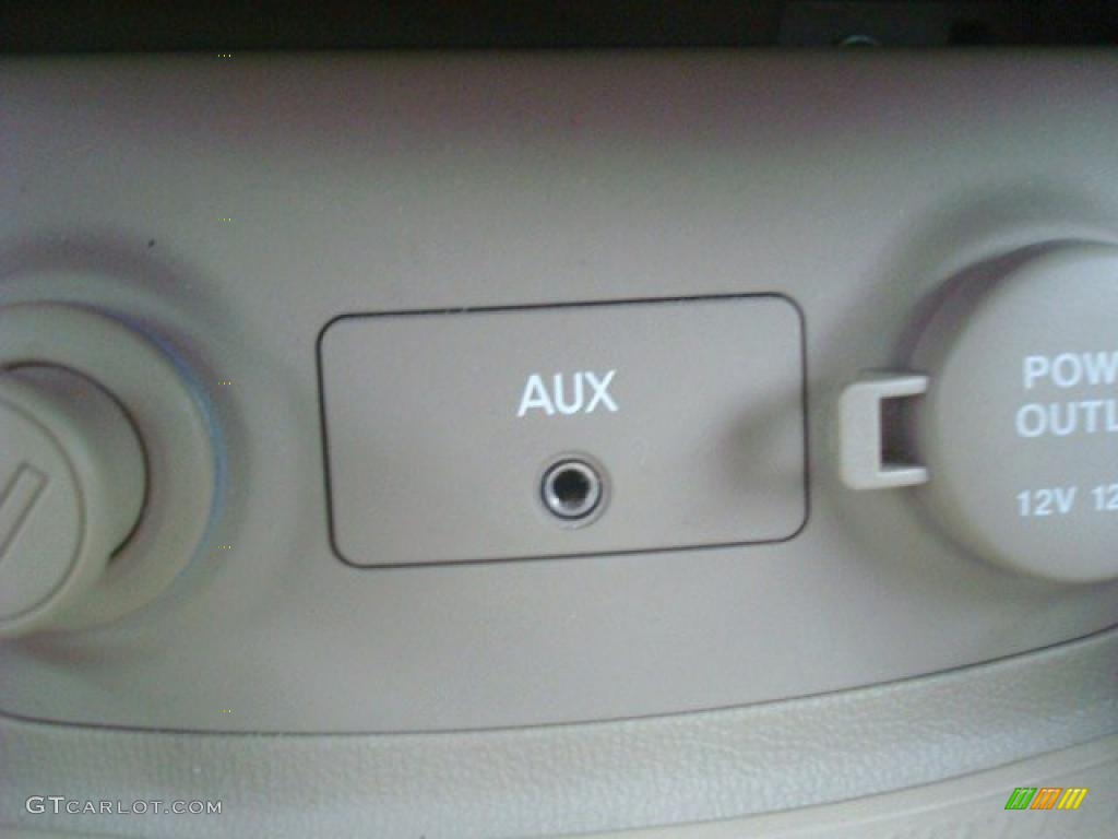 2007 Elantra SE Sedan - Captiva White / Beige photo #17