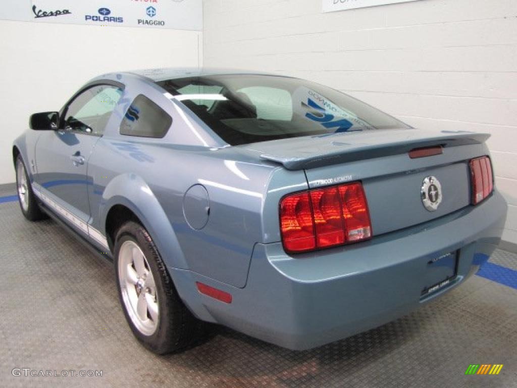 2007 Mustang V6 Deluxe Coupe - Windveil Blue Metallic / Dark Charcoal photo #3