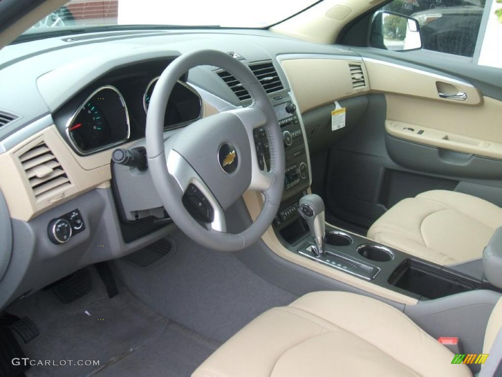 Cashmere/Dark Gray Interior 2011 Chevrolet Traverse LT Photo #44318927