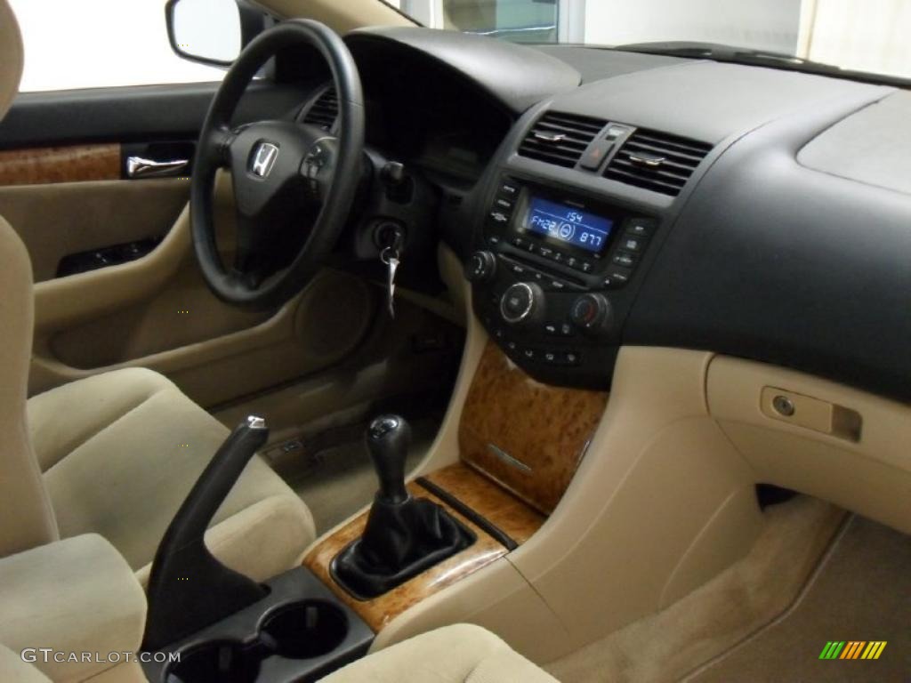 2004 Honda Accord EX Coupe Ivory Dashboard Photo #44324277