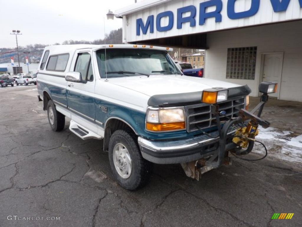 1996 F250 XLT Regular Cab 4x4 - Oxford White / Grey photo #3