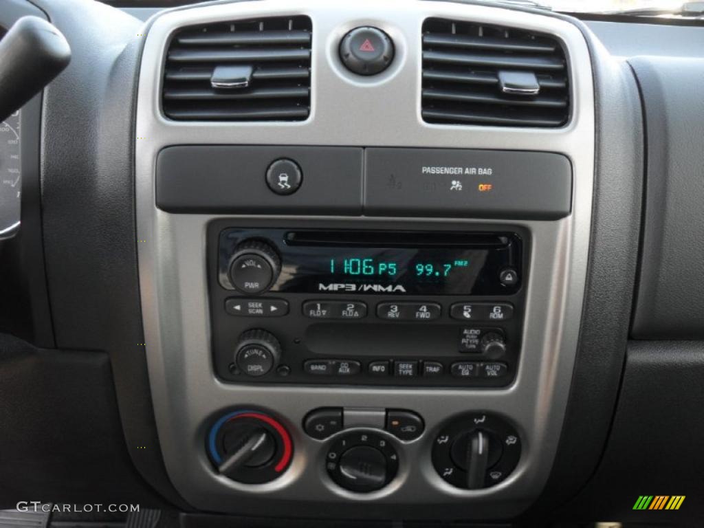 2011 Chevrolet Colorado LT Extended Cab Controls Photo #44337654