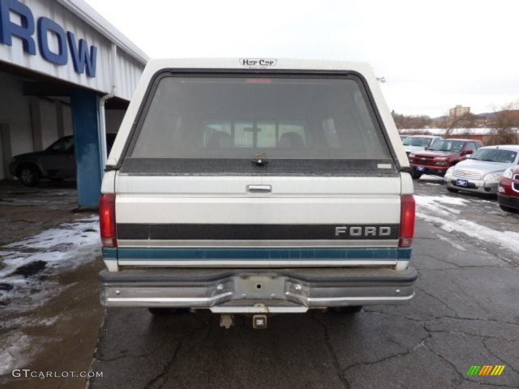 1996 F250 XLT Regular Cab 4x4 - Oxford White / Grey photo #9