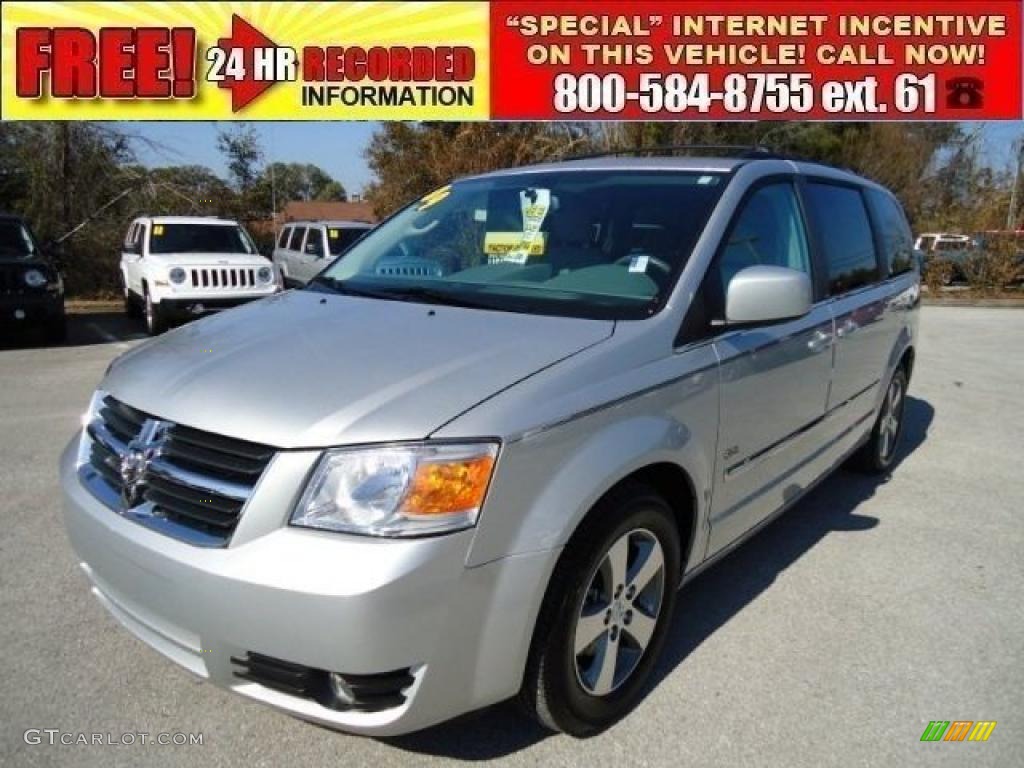 Bright Silver Metallic Dodge Grand Caravan