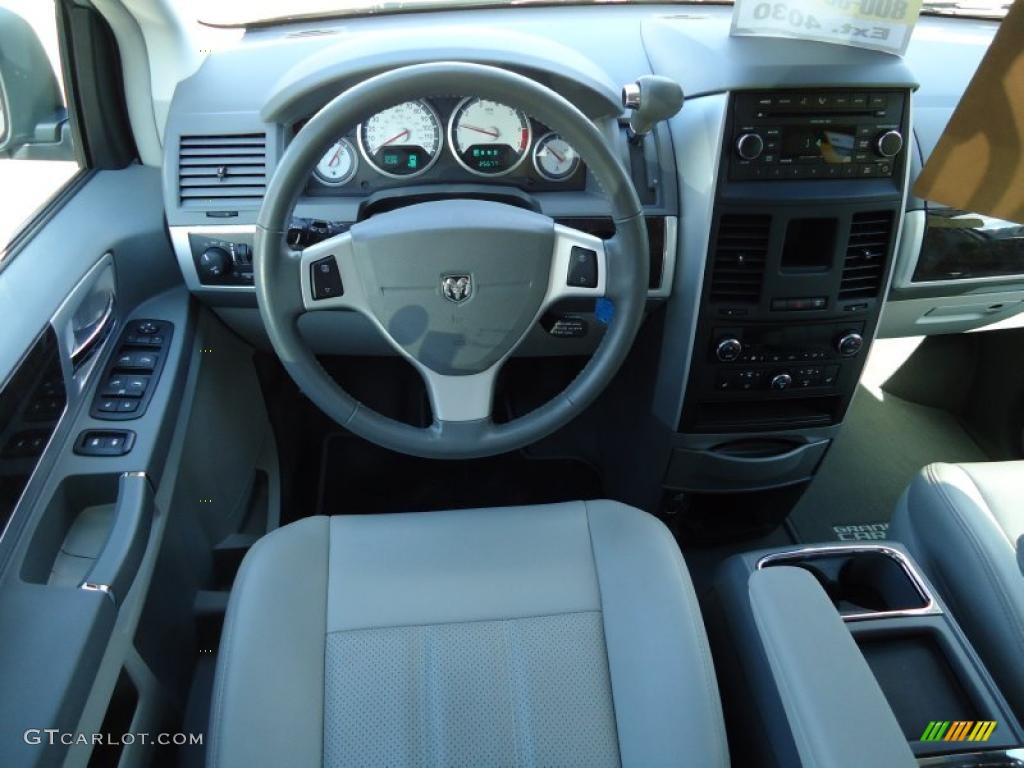 2009 Grand Caravan SXT - Bright Silver Metallic / Medium Slate Gray/Light Shale photo #8