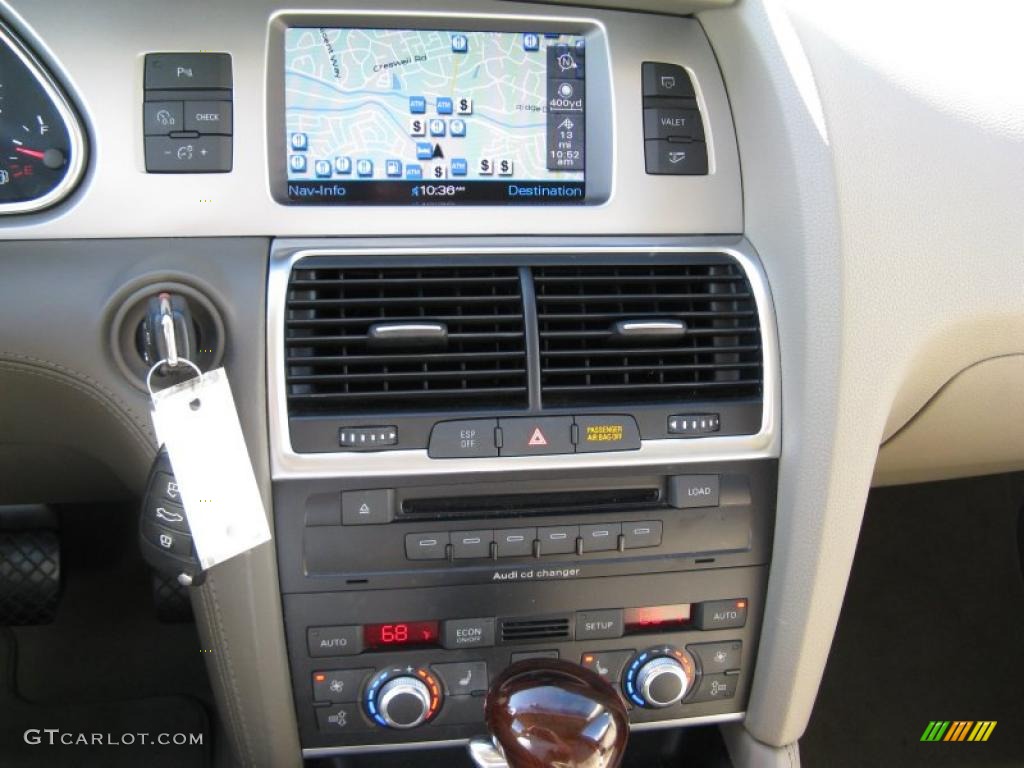 2009 Audi Q7 4.2 Prestige quattro Controls Photo #44346999