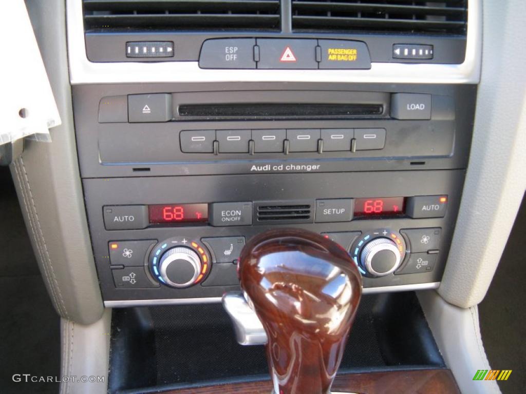 2009 Audi Q7 4.2 Prestige quattro Controls Photo #44347010