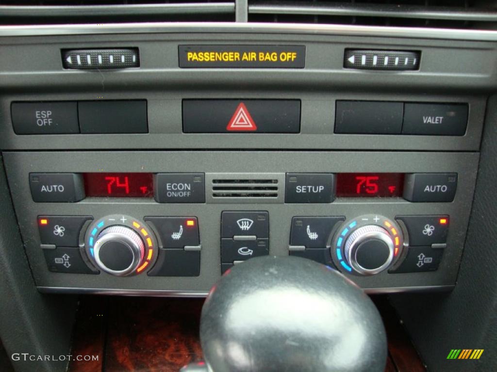 2006 Audi A6 4.2 quattro Sedan Controls Photo #44350006