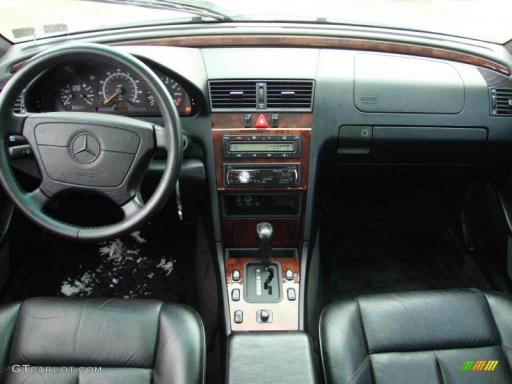 1996 Mercedes-Benz C 280 Sedan Dashboard Photos