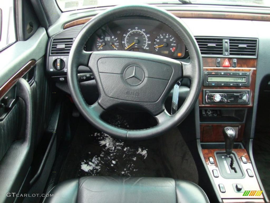 1996 Mercedes-Benz C 280 Sedan Controls Photo #44352178