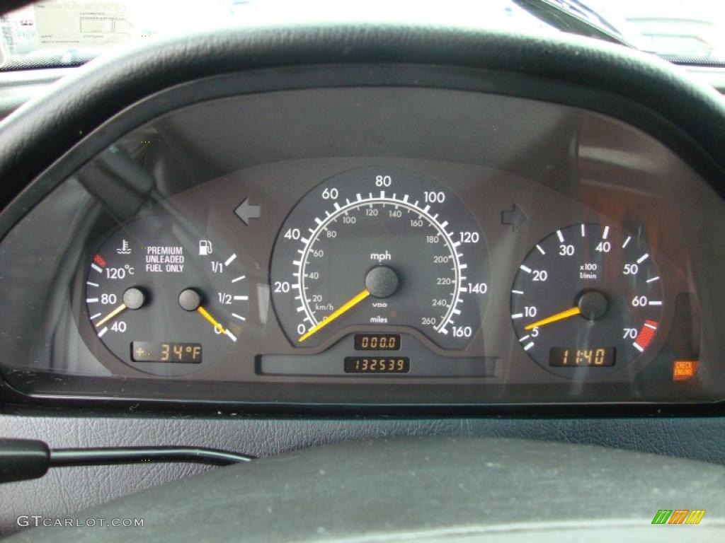 1996 Mercedes-Benz C 280 Sedan Gauges Photos