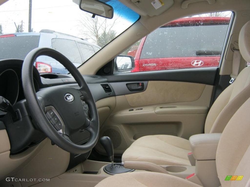 2010 Optima LX - Clear White / Beige photo #21