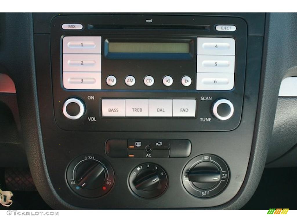 2008 Volkswagen Rabbit 2 Door Controls Photo #44364269