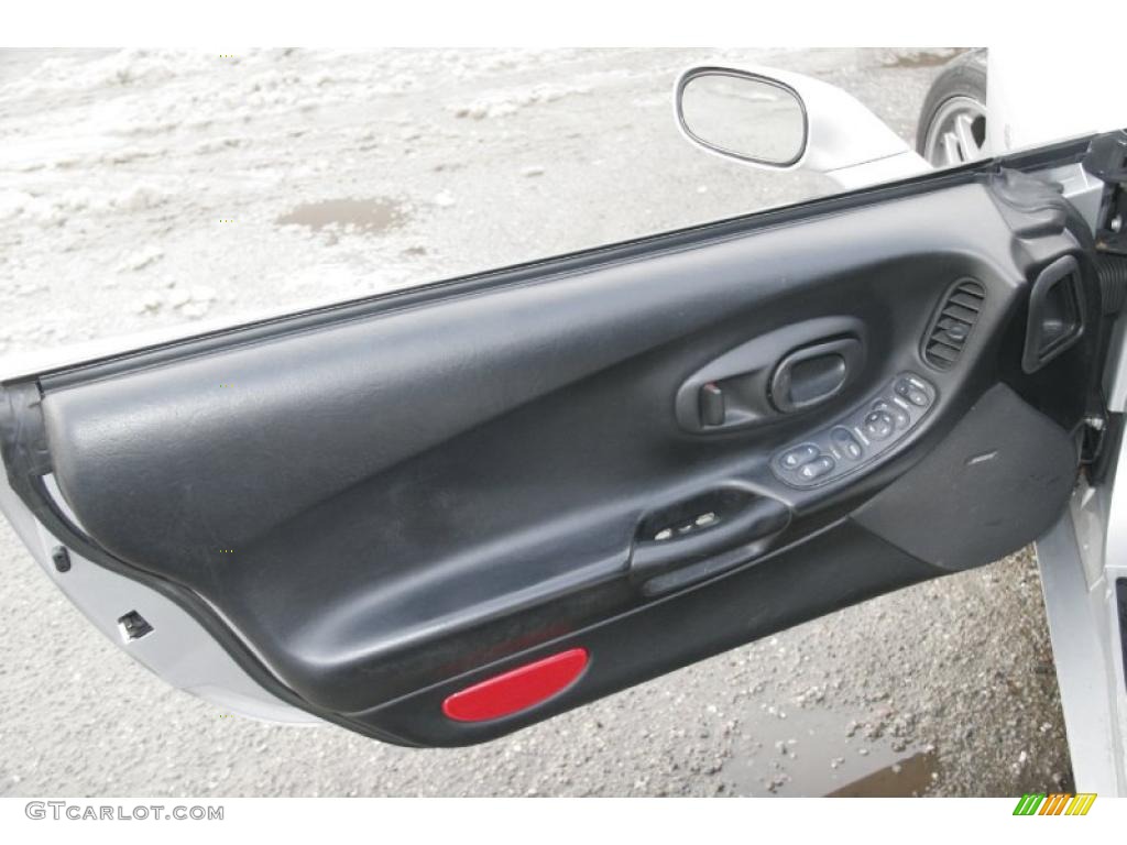 2002 Chevrolet Corvette Z06 Black Door Panel Photo #44365798