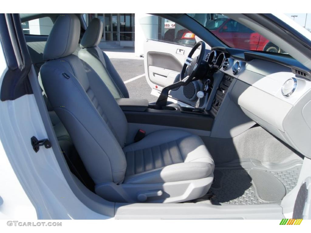 Light Graphite Interior 2008 Ford Mustang GT Premium Coupe Photo #44371460