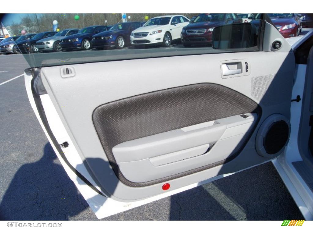 2008 Ford Mustang GT Premium Coupe Light Graphite Door Panel Photo #44371512