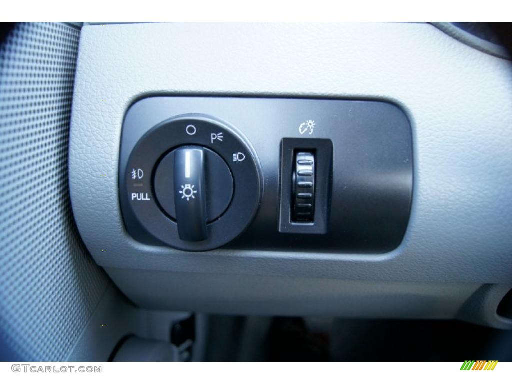 2008 Ford Mustang GT Premium Coupe Controls Photo #44371688