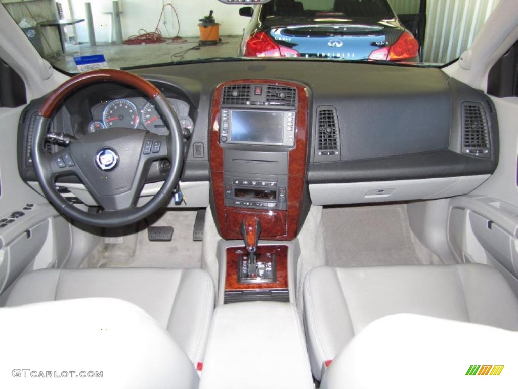 2006 Cadillac SRX V8 Light Gray Dashboard Photo #44374600