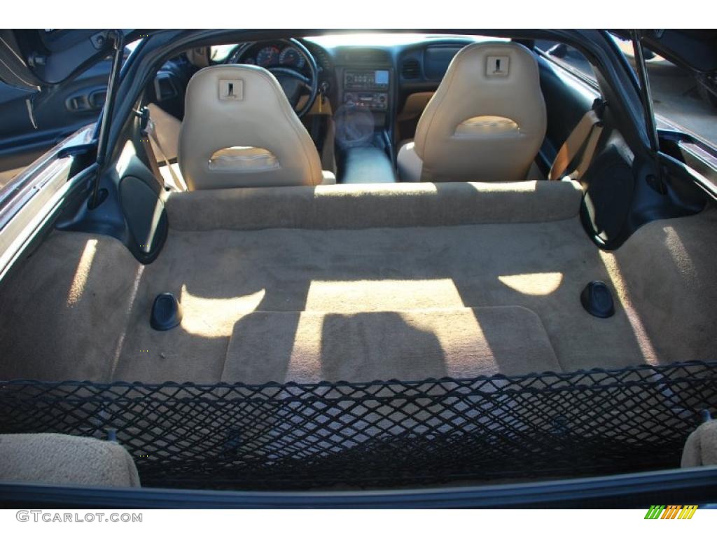 2001 Chevrolet Corvette Coupe Trunk Photo #44379616