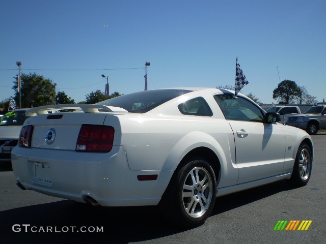 2005 Mustang GT Premium Coupe - Performance White / Medium Parchment photo #7