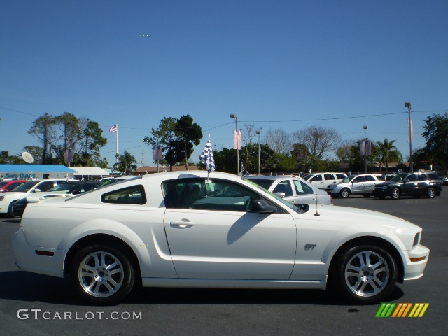 2005 Mustang GT Premium Coupe - Performance White / Medium Parchment photo #8