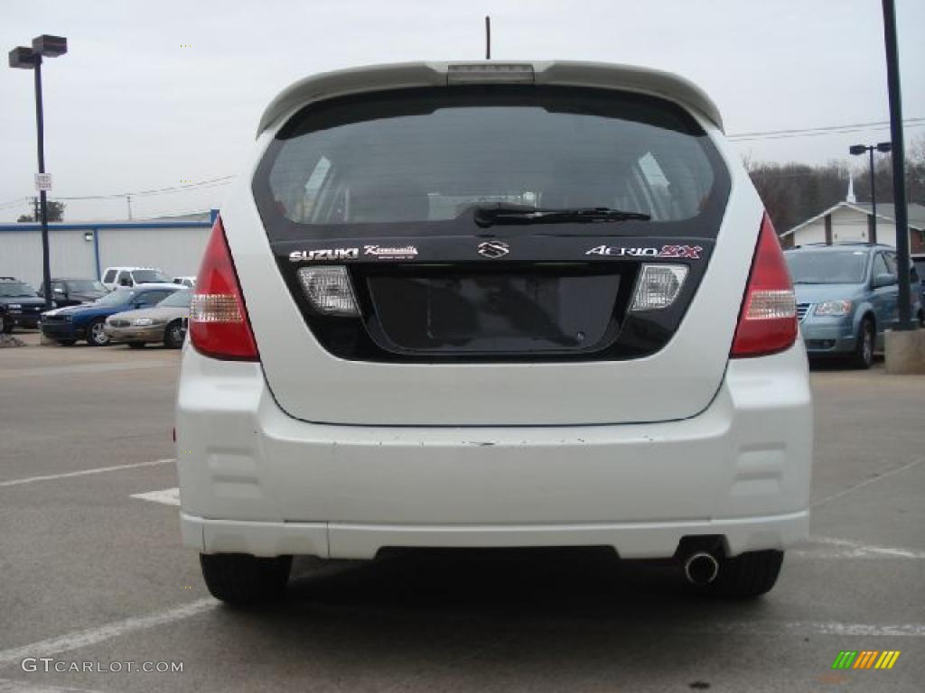 2003 Aerio SX Sport Wagon - White Pearl / Black photo #4