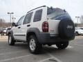 Stone White - Liberty CRD Sport 4x4 Photo No. 5