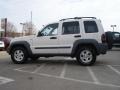 Stone White - Liberty CRD Sport 4x4 Photo No. 6