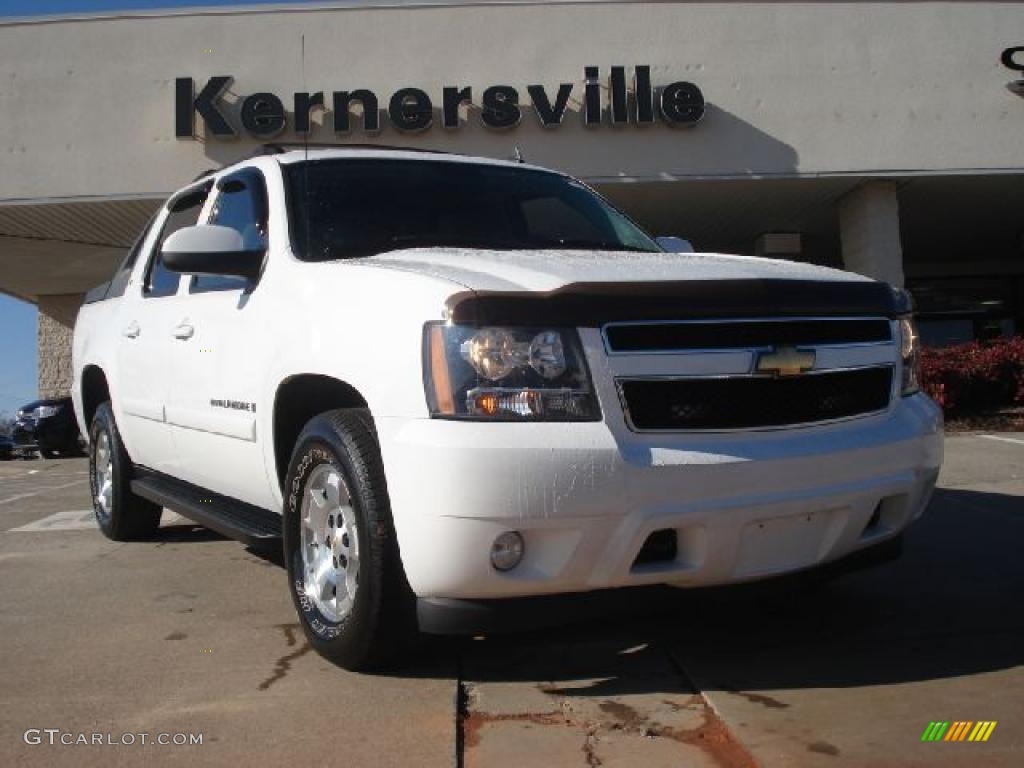 Summit White Chevrolet Avalanche