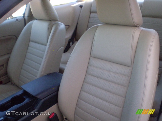 2005 Mustang GT Premium Coupe - Performance White / Medium Parchment photo #14
