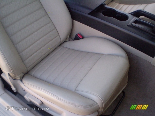 2005 Mustang GT Premium Coupe - Performance White / Medium Parchment photo #16