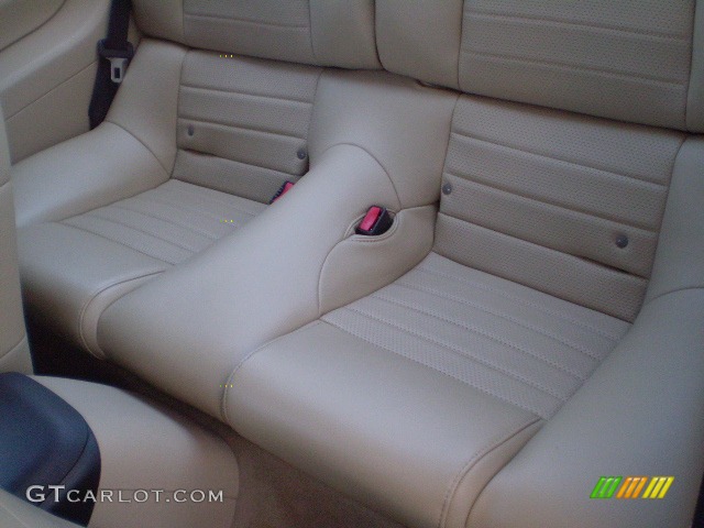 2005 Mustang GT Premium Coupe - Performance White / Medium Parchment photo #18