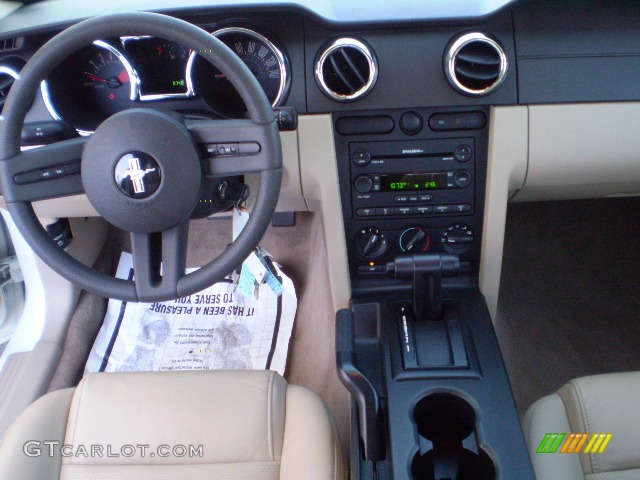2005 Mustang GT Premium Coupe - Performance White / Medium Parchment photo #20