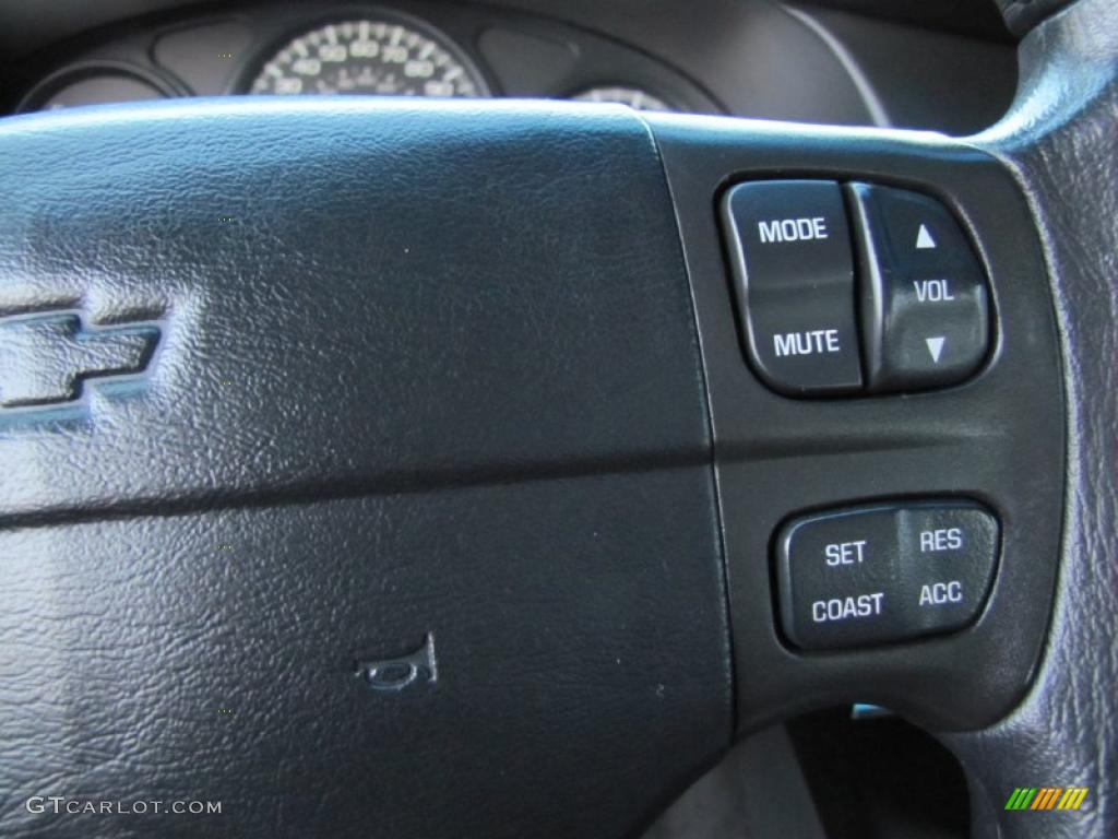 2001 Chevrolet Monte Carlo LS Controls Photo #44390388