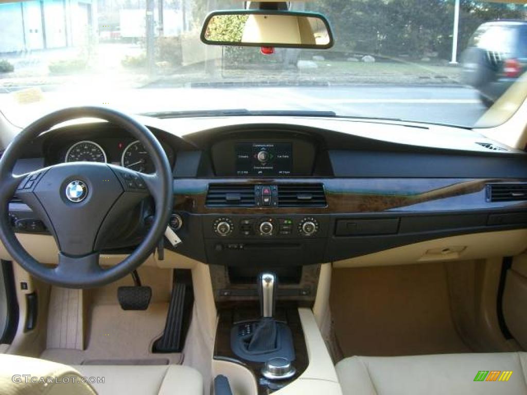 2006 5 Series 530xi Sedan - Olivin Green Metallic / Beige photo #47