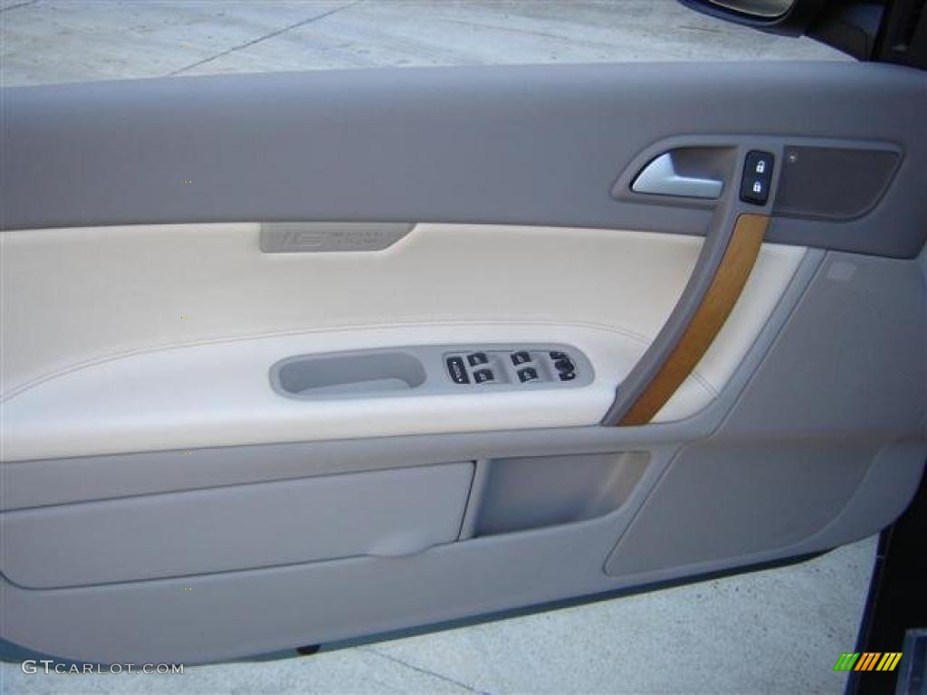 2008 Volvo C70 T5 Calcite Cream Door Panel Photo #44404671