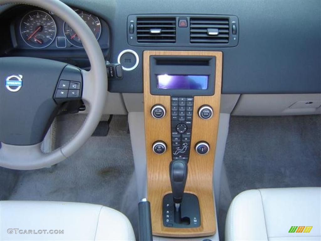 2008 Volvo C70 T5 Calcite Cream Dashboard Photo #44404745