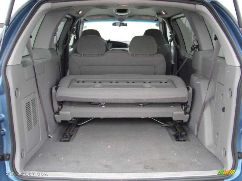2003 Ford Windstar LX Trunk Photos